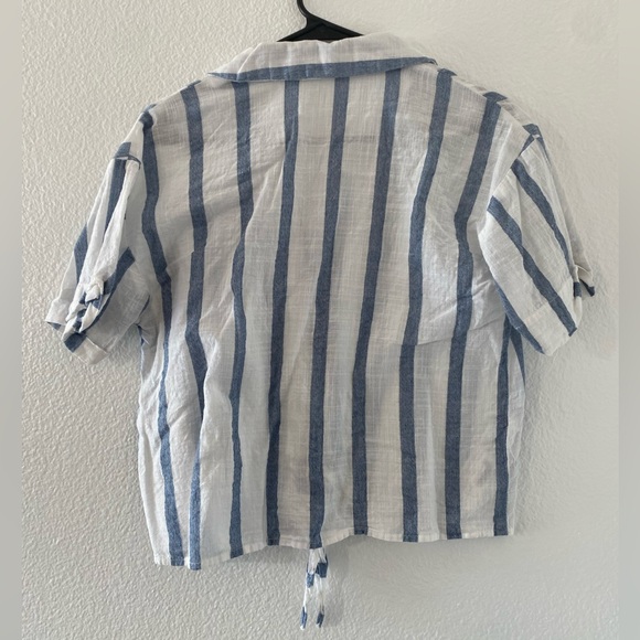 Striped blue and white top - Picture 2 of 3